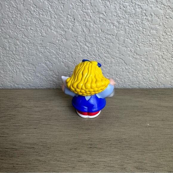 Fisher-Price Little People Sarah Lynn Milkmaid - Feed, Milk Bucket, Grain - Picture 2 of 5